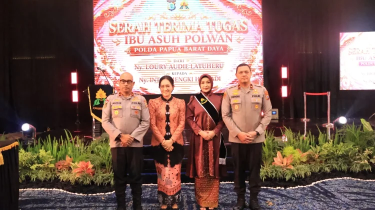 Kapolda Papua Barat Daya Pimpin Serah Terima Tugas Ibu Asuh Polwan