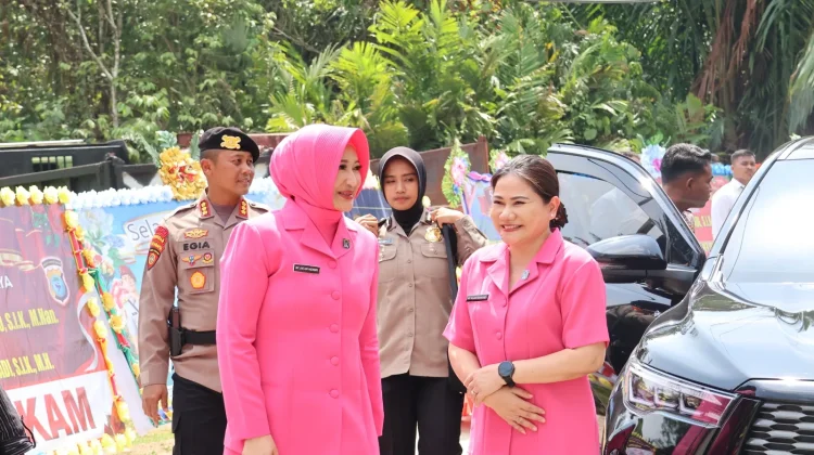 Tradisi Penyambutan dan Pelepasan Warnai Pergantian Kepemimpinan Kapolda PBD