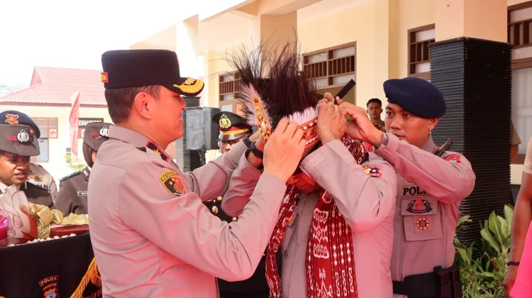 Tradisi Penyambutan dan Pelepasan Warnai Pergantian Kepemimpinan Kapolda PBD