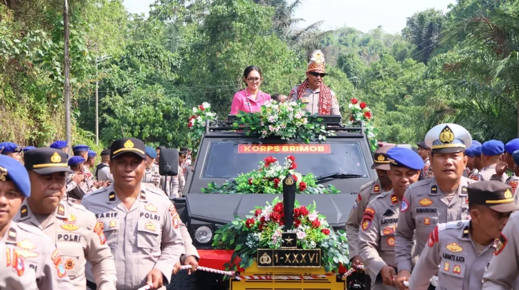 Tradisi Penyambutan dan Pelepasan Warnai Pergantian Kepemimpinan Kapolda PBD