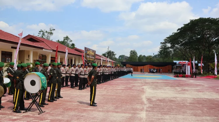 Apel Kehormatan Warnai Tradisi Pergantian Kapolda Papua Barat Daya