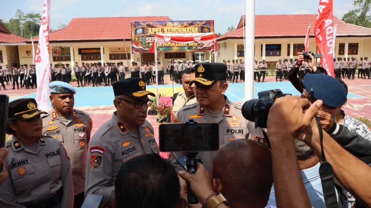 Apel Kehormatan Warnai Tradisi Pergantian Kapolda Papua Barat Daya