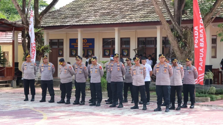 Apel Kehormatan Warnai Tradisi Pergantian Kapolda Papua Barat Daya