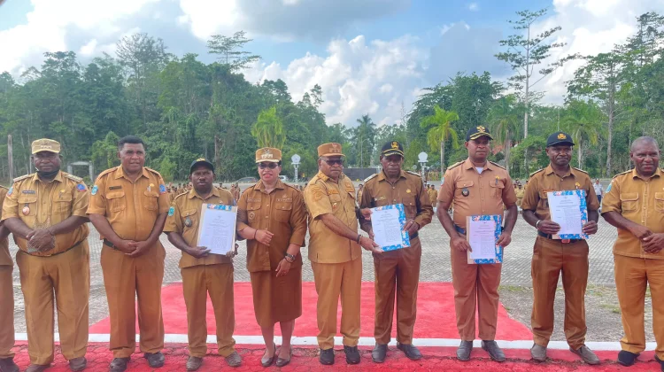 Daftar Kepala Kampung di Sorong Selatan yang Menerima SK penetapan Perpanjangan