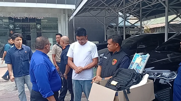 usai Diperiksa Imigrasi, WS Diserahkan ke Polisi