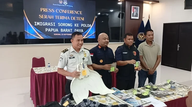 usai Diperiksa Imigrasi, WS Diserahkan ke Polisi