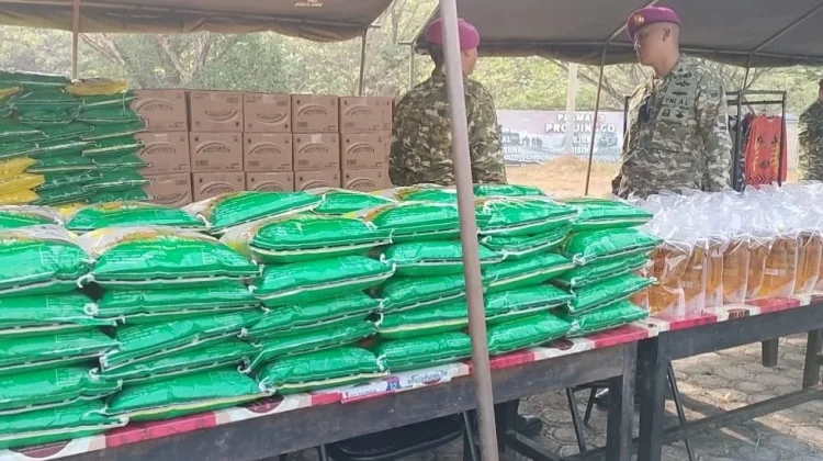 Semarak HUT ke-81 TNI, Pasmar 3 Hadirkan Bazar Murah untuk Prajurit dan Warga Sorong