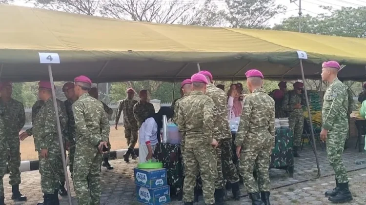 Semarak HUT ke-81 TNI, Pasmar 3 Hadirkan Bazar Murah untuk Prajurit dan Warga Sorong