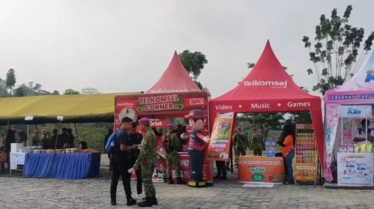 Semarak HUT ke-81 TNI, Pasmar 3 Hadirkan Bazar Murah untuk Prajurit dan Warga Sorong