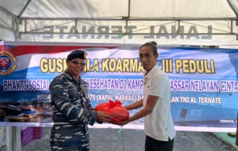 Guskamla Koarmada III Lakukan Baksos dan Bakkes Bagi Masyarakat Kampung Nelayan
