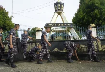 Aksi Nyata Pasmar 3, Prajurit Denmako Bersihkan Jalan di Kota Sorong