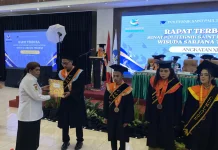 Wisuda 93 Mahasiswa Politeknik Katolik Saint Paul Sorong