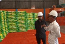 DPR RI cek Stok Beras dan Minyak Goreng Bulog di Sorong