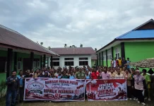 Sosialisasi dan Penyerahan ATK oleh Barisan Merah Putih Sorong Selatan