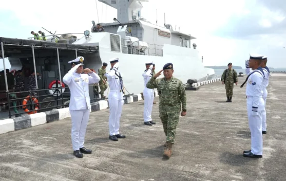 Koarmada III Terima Courtesy Call Inspektur Jenderal TNI Angkatan Laut
