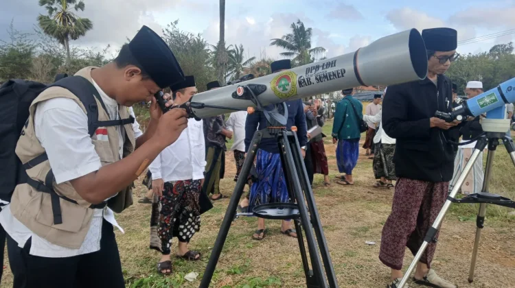 Kemenag Sumenep Pantau Hilal di Pantai Taneros Ambunten