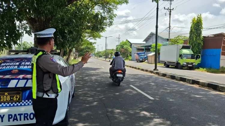 Anggota Satlantas Sumenep Patroli Lokasi Rawan Laka