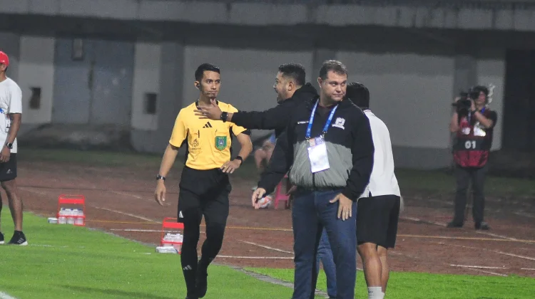 Presiden Klub Madura United Beri Sinyal Carlos Parreirea Out