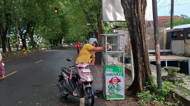 Puluhan Nasi Tujuan Akhirat Dibagikan Kita Berbagi Sosial Sumene