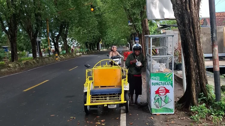 Puluhan Nasi Tujuan Akhirat Dibagikan Kita Berbagi Sosial Sumene