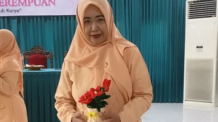 Kawat Bulu Jadi Karya, Ibu-ibu Semangat Belajar