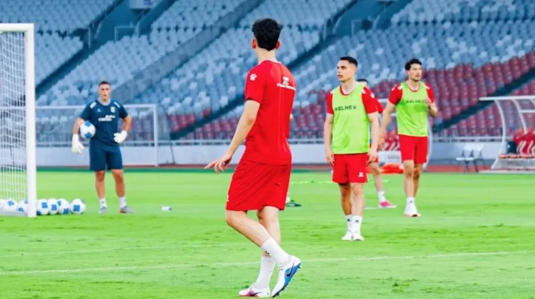 Sesi Latihan Resmi Timnas di GBK sebelum Hadapi Oman