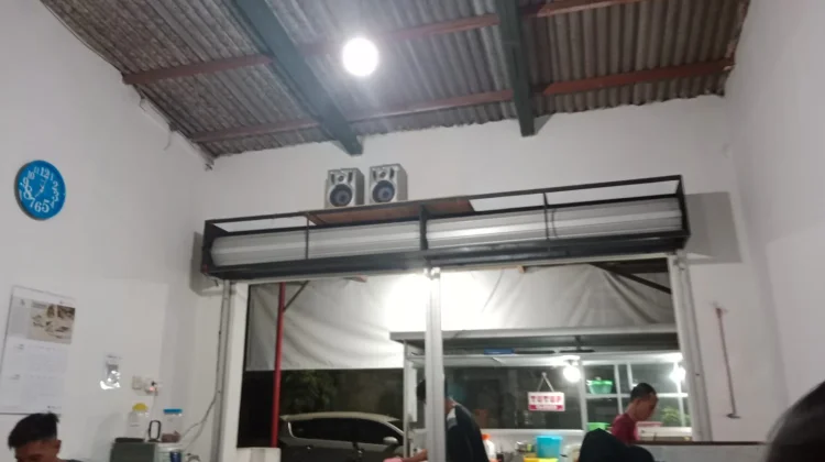 Penggemar Mie pangsit, silahkan merapat