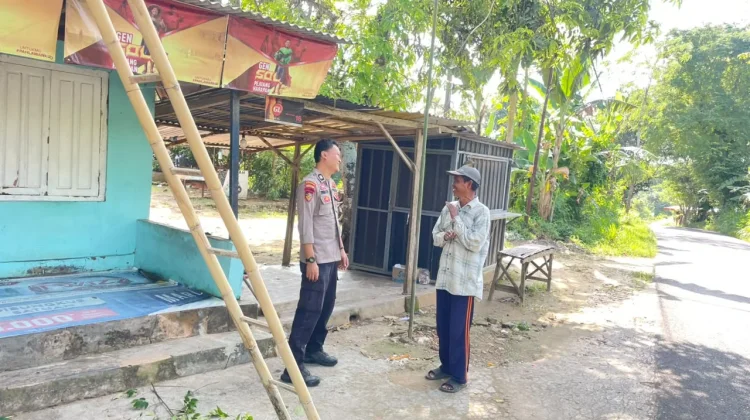 Polisi Sambangi Warga Jaga Keamanan