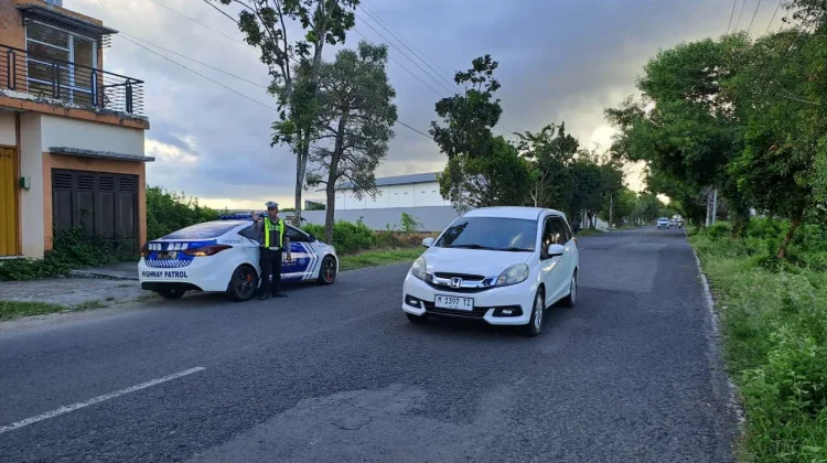 Satlantas Sumenep Patroli Titik Rawan Laka