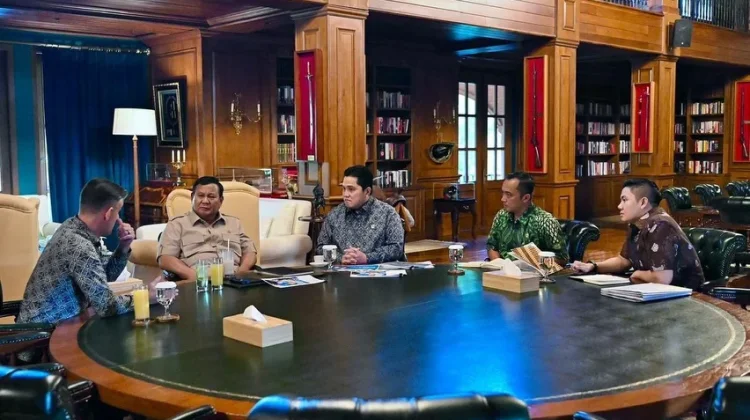 Ketua PSSI Bersama Pelatih Timnas Indonesia Bertemu Presiden