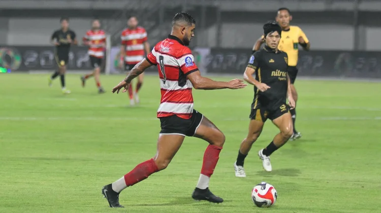 Galeri Junior Brandao saat Membela Madura United