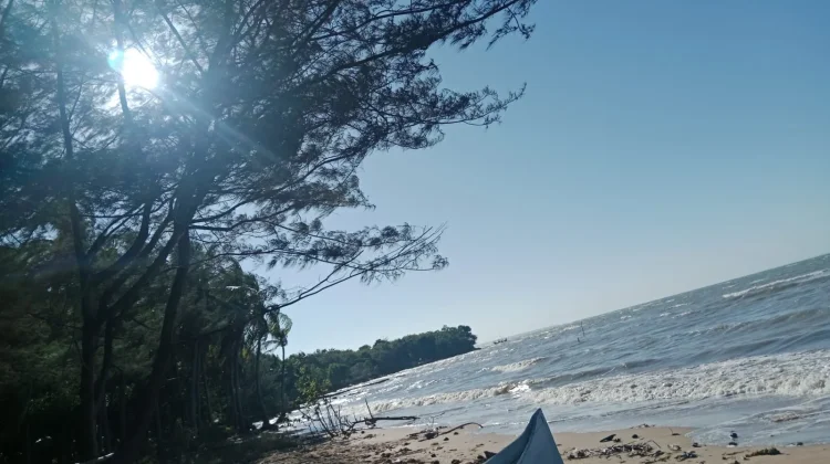 Pantai Grujugan Sumenep Tawarkan Wisata Gratis dengan Panorama Alam Masih Asri