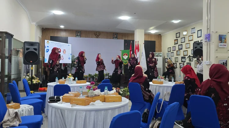 Penampilan DWP RRI Korwil X Jatim di RRI Surabaya