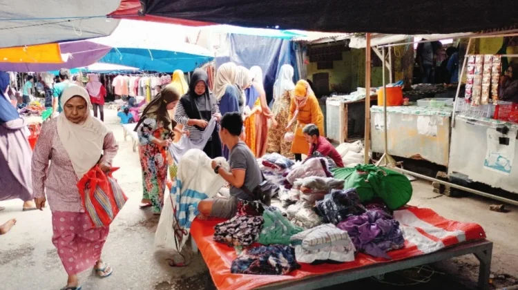 Pedagang Pasar Sabtuan Kalianget Bertahan Hadapi Sepinya Pembeli