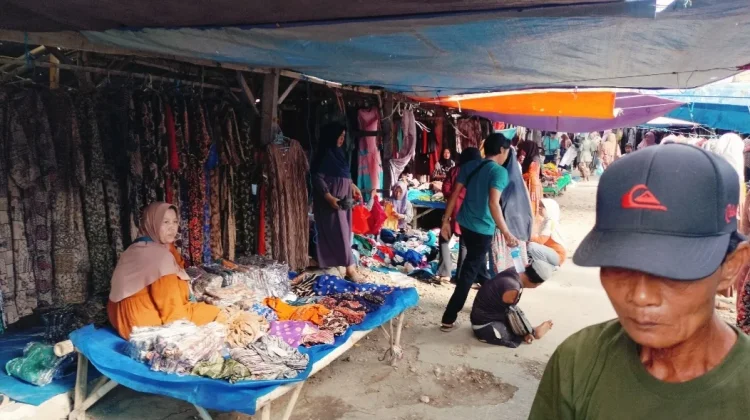 Pedagang Pasar Sabtuan Kalianget Bertahan Hadapi Sepinya Pembeli