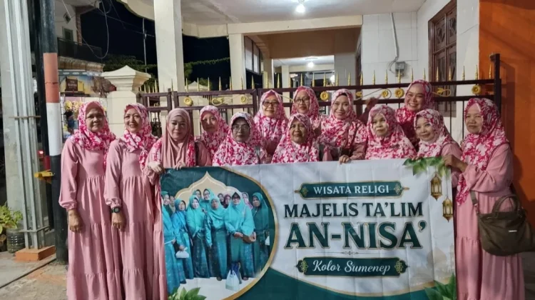 Majelis An-Nisa BSA Kolor Nikmati Wisata Religi Liburan Sekolah