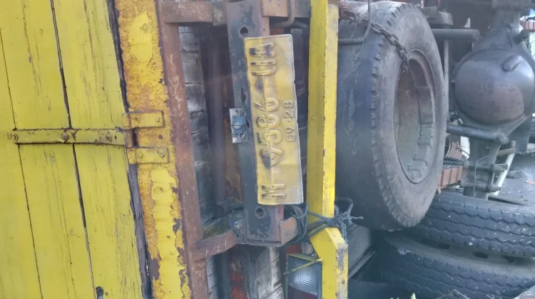 Halo RRI: Truk Pasir Terguling, Lalin Dialihkan