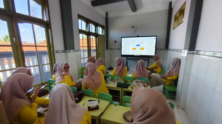 Guru PAUD Suryalaya Maksimalkan AI untuk Pembelajaran