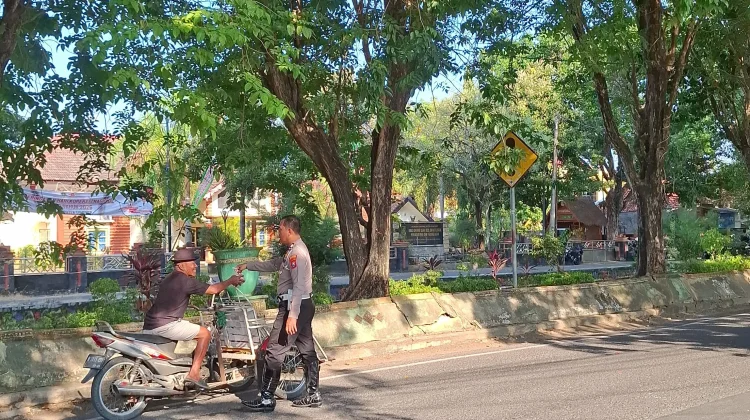 Kita Berbagi Sosial Sumenep Bagikan Ratuaan Nasi Bungkus Tujuan Akhirat