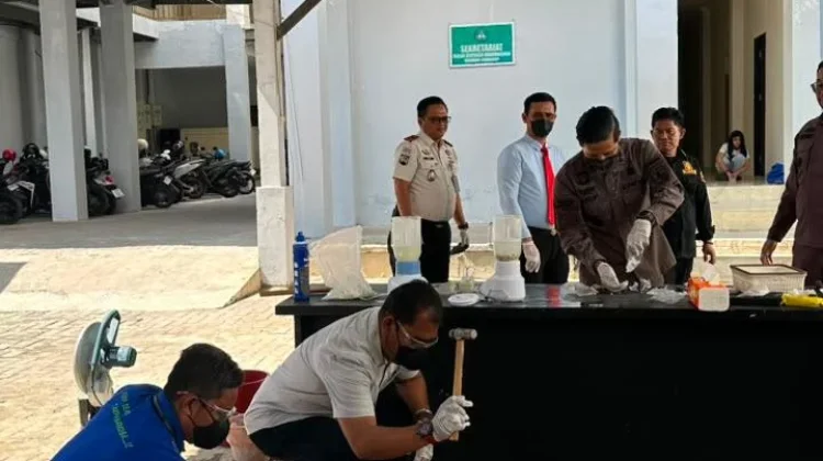 Kejari Sumenep Musnahkan Barang Bukti Inkrah