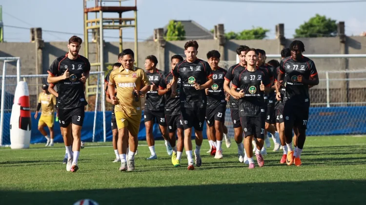 Latihan Perdana Madura United di Bangkalan
