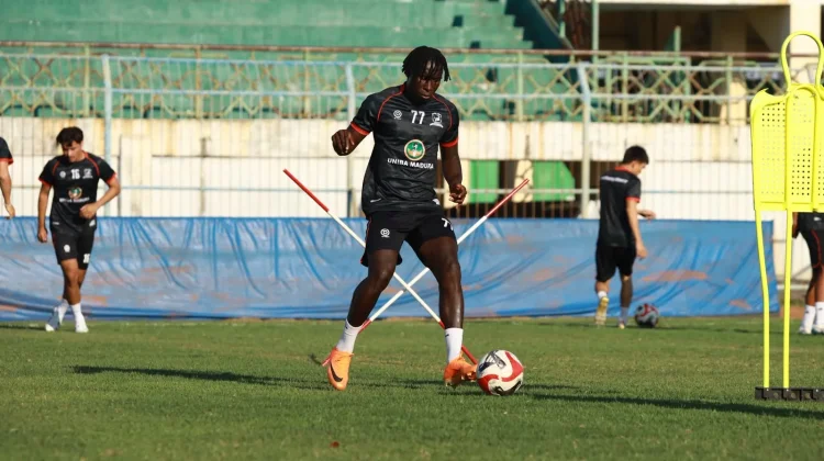 Berita Foto - Latihan Perdana Madura United di Bangkalan - RRI.co.id