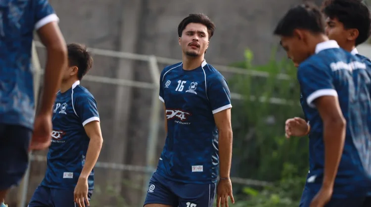 Latihan Hari Kedua Madura United Bersama Ze Gomes di Bangkalan