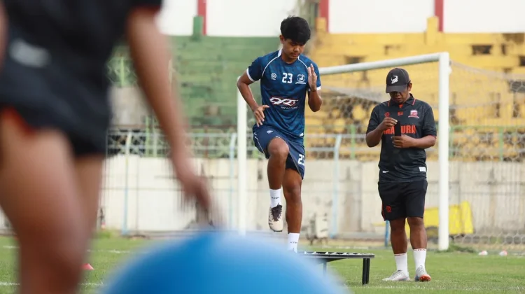 Berita Foto - Latihan Hari Kedua Madura United Bersama Ze Gomes di ...