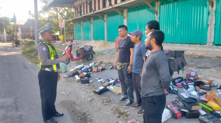 Satlantas Polresta Sumenep Ajak Sopir Ekspedisi Tertib Parkir