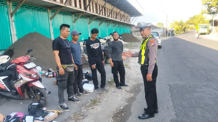 Satlantas Polresta Sumenep Ajak Sopir Ekspedisi Tertib Parkir
