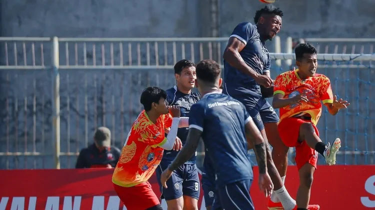Madura United Gelar Latihan Bersama Tim Lokal