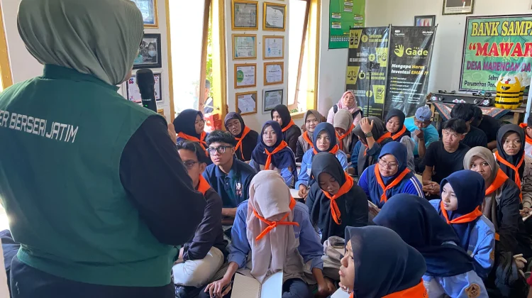 Pelajar Sumenep Belajar Kelola Bank Sampah