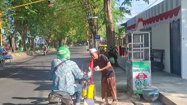 Ratusan Nasi Bungkus Dibagikan Kita Berbagi Sosial Kepada Masyarakat