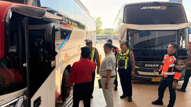 Satlantas Polresta Sumenep Ramp Check Bus Digelar di Terminal